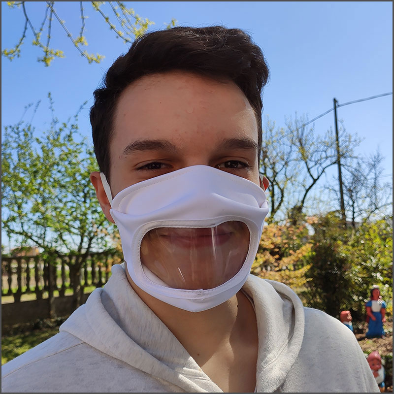 SORRIDERE AL COVID-19